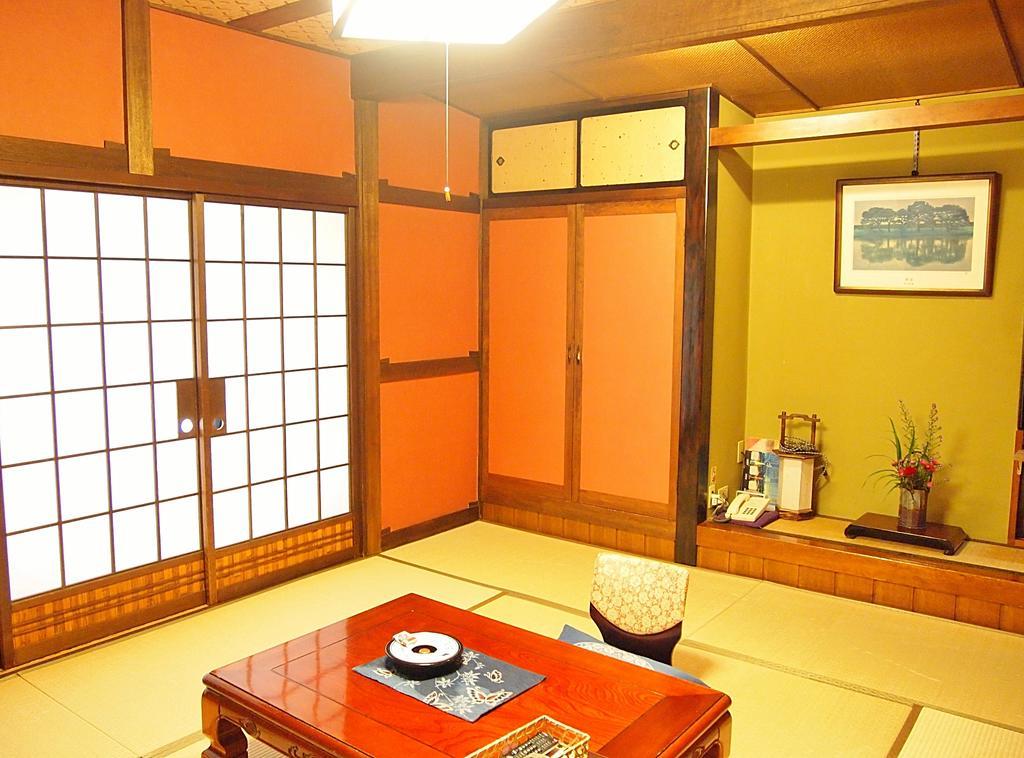 Chuo Hotel Chikuma Bagian luar foto
